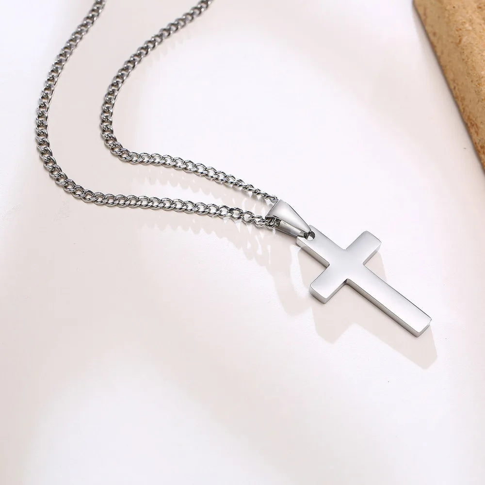 Colar com Pendente em Cruz
