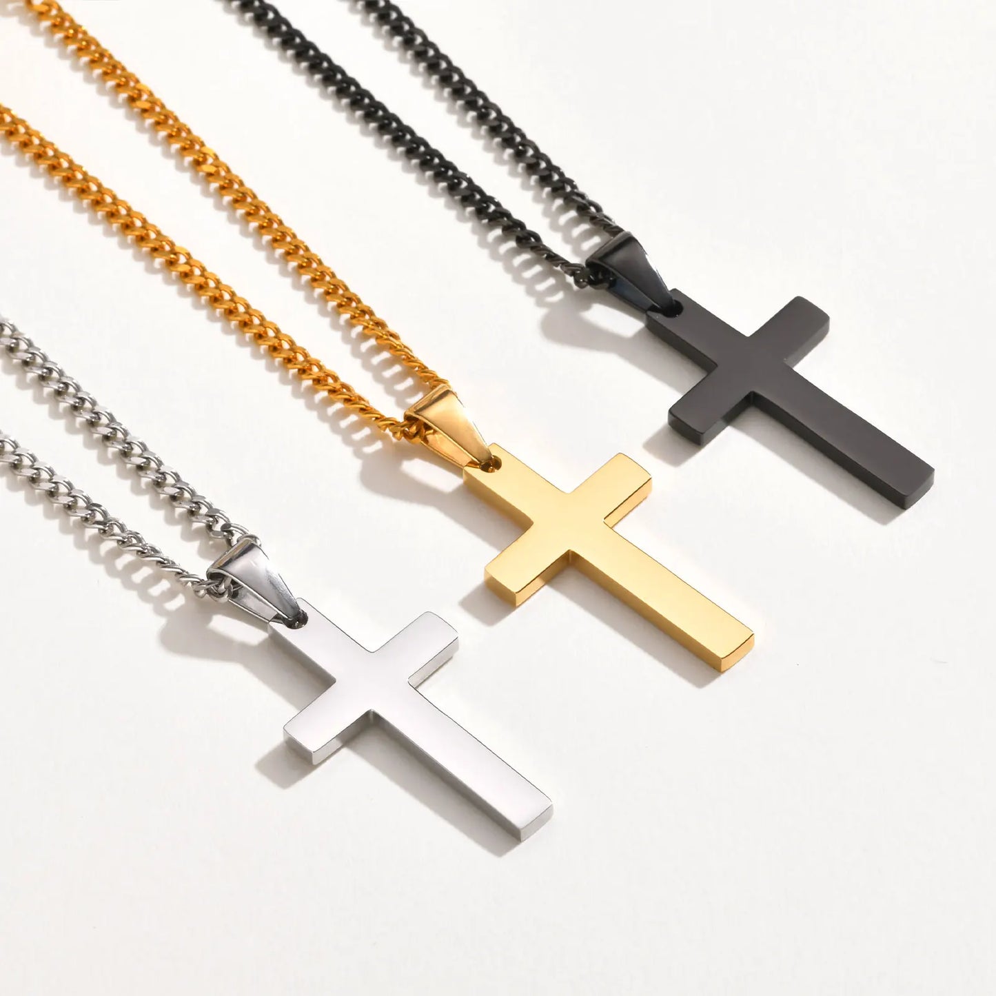 Colar com Pendente em Cruz
